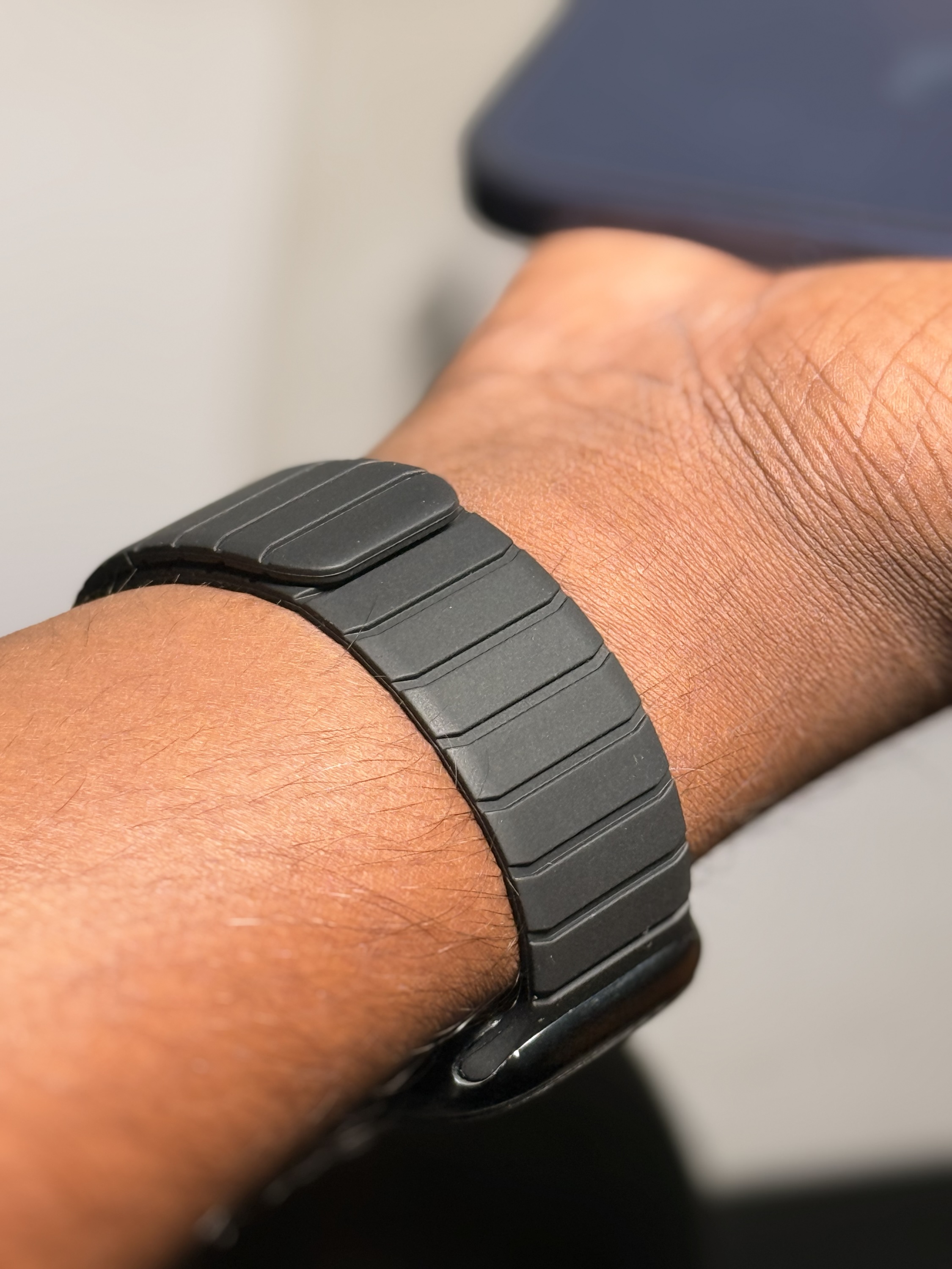 Magnetic Link Apple Watch Strap - Image 3