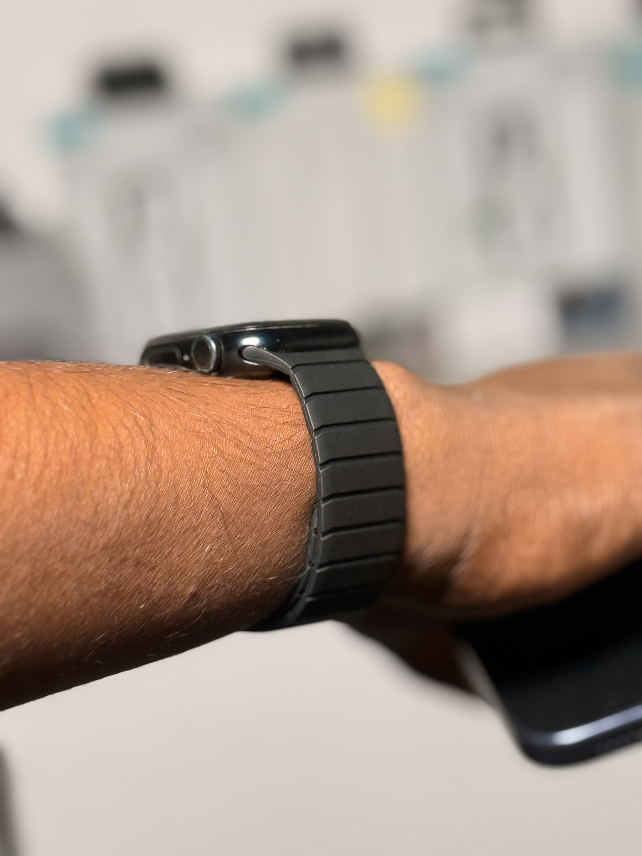 Magnetic Link Apple Watch Strap - Image 2